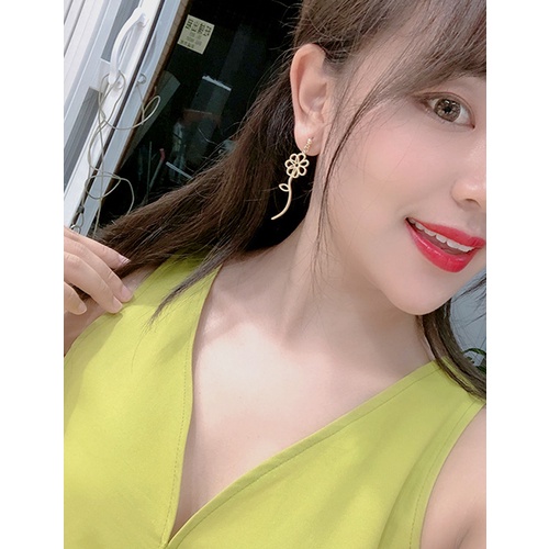 LRC Anting Tusuk Fashion Tulip Matte Gold Flower Hollow Alloy Earrings K84764