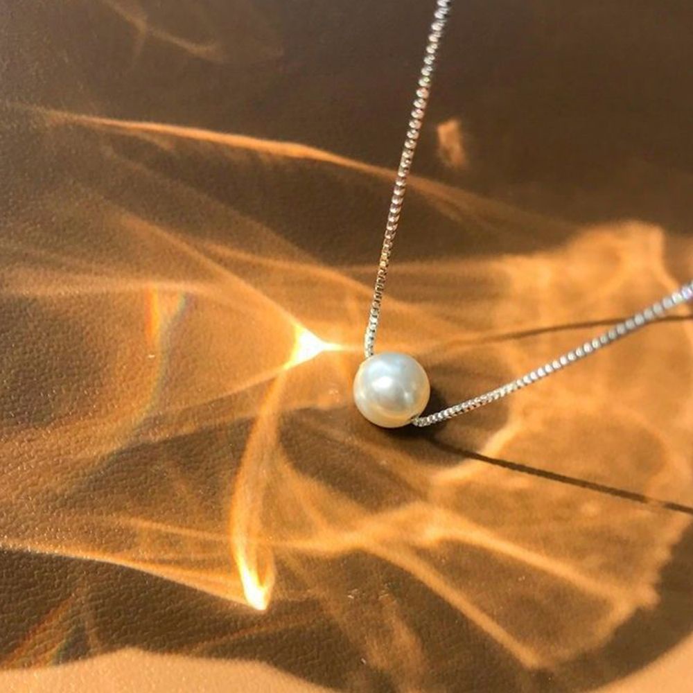 Kalung Choker Rantai Klavikula Hias Mutiara Bahan Tembaga Gaya Korea Vintage Untuk Wanita