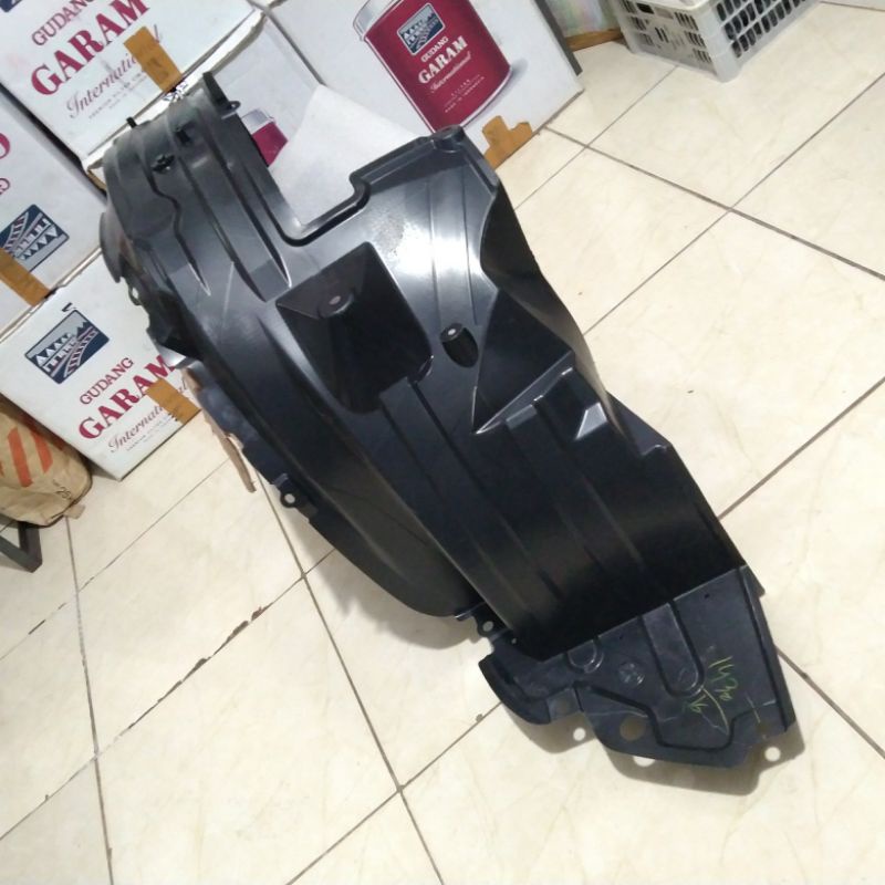 linear pender atas ban spatbor depan Toyota Innova reborn bagian kanan RH original