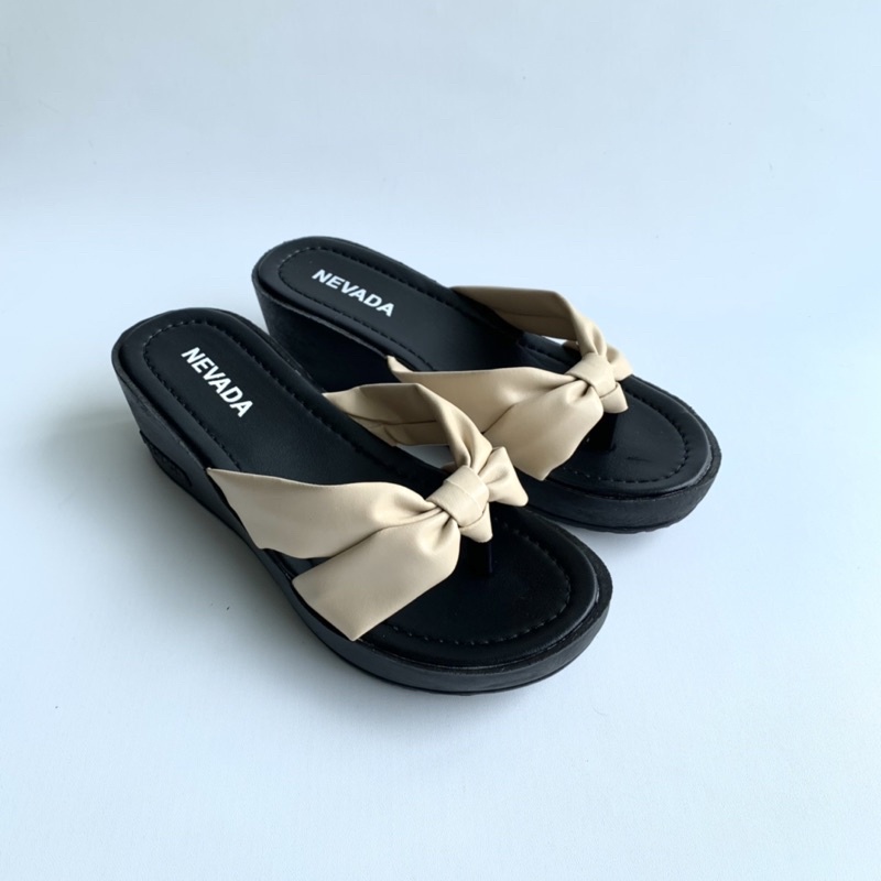 DISKON DAY! Sandal Wedges Japit - Sandal Wanita Nevada Terbaru