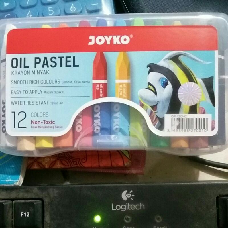 

12 krayon minyak oil pastel non toxic tahan air mudah di pakai