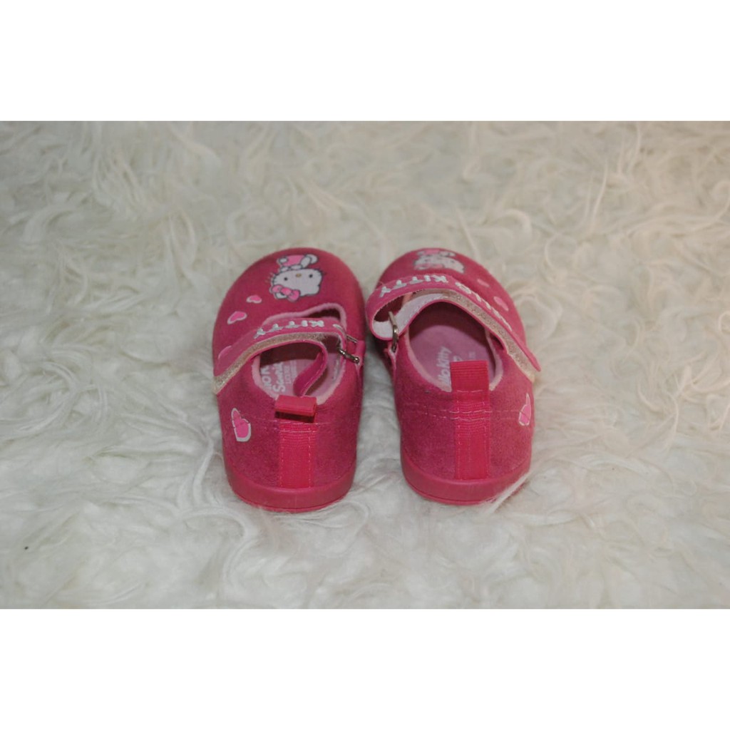 SEPATU BAYI PINK HELLO KITTY (SECONDHAND/PRELOVED)