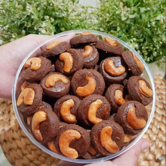 

Choco Cashew Cookies