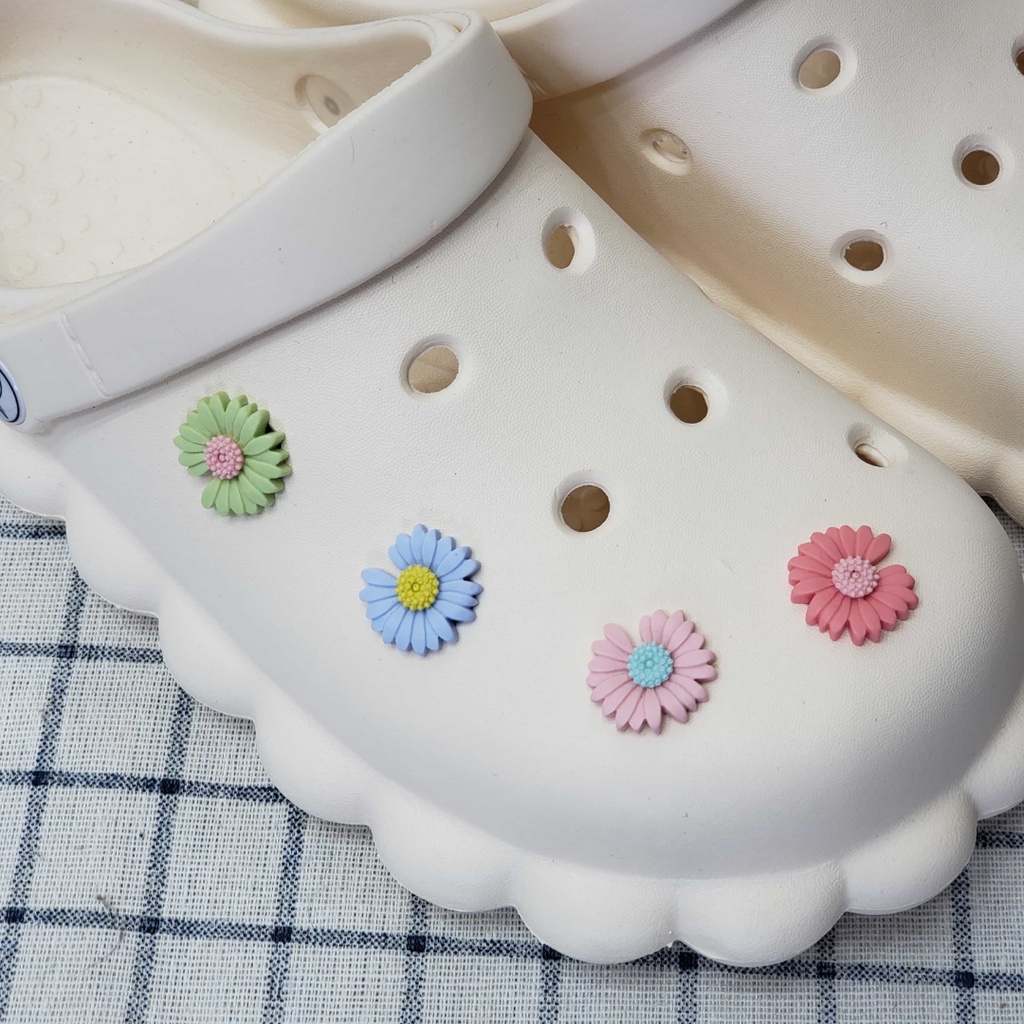 @shinydiy 8pcs Kancing Sepatu Bentuk Bunga Daisy crocs / jibbitz / Button crocs / Charm / DIY | asesoris wanita｜crocs jibbitz