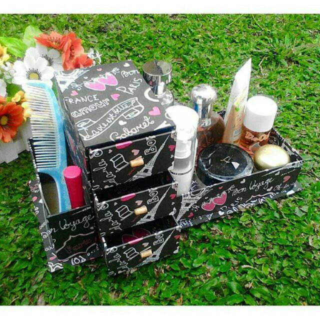 

Box laci 3 susun + t4 pensil dan t4 makeup