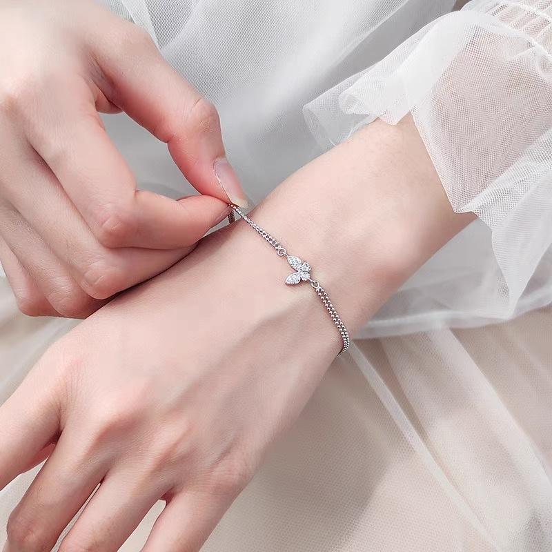 YEEZII Gelang Choker Rantai Ganda Hias Kupu-Kupu Kristal Gaya Elegan Untuk Wanita