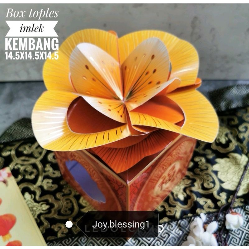 

(1 PAK ISI 5 PCS) (kode I) BOX 2 TOPLES IMLEK MODEL VAS BUNGA (2 TOPLES 500 GRM)