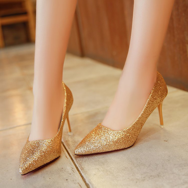 sepatu heels gold
