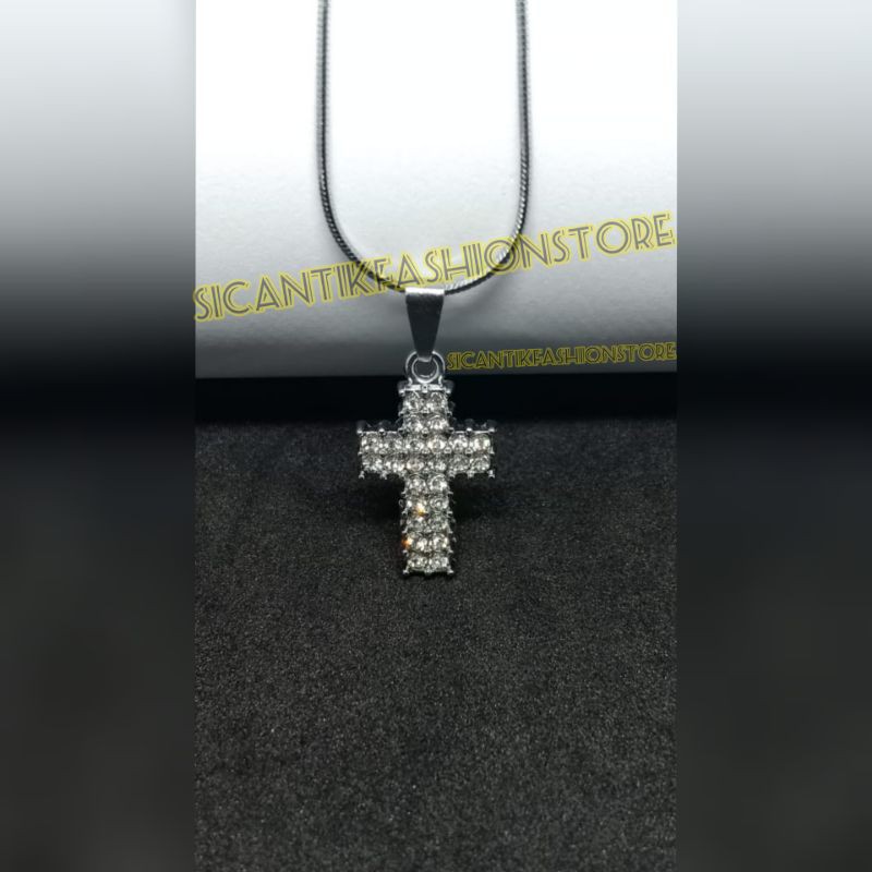 Kalung Titanium liontin Salib full permata fashion wanita terlaris anti Karat liontin Salib Wanita