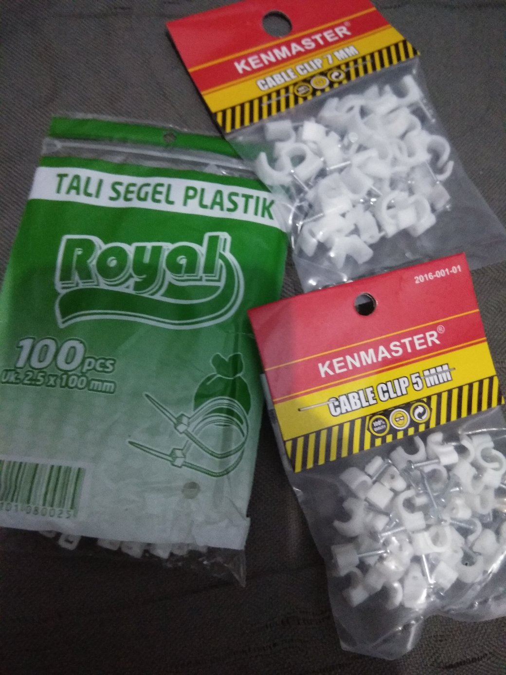 Kenmaster Cable Clip 7mm Isi 35 Pcs - Klem Kabel Paku Klem Nail Claim