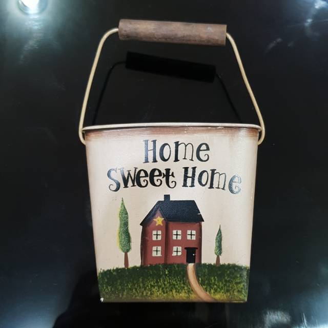 LOVELY LACE Home Sweet Home Magnetic Little Bucket