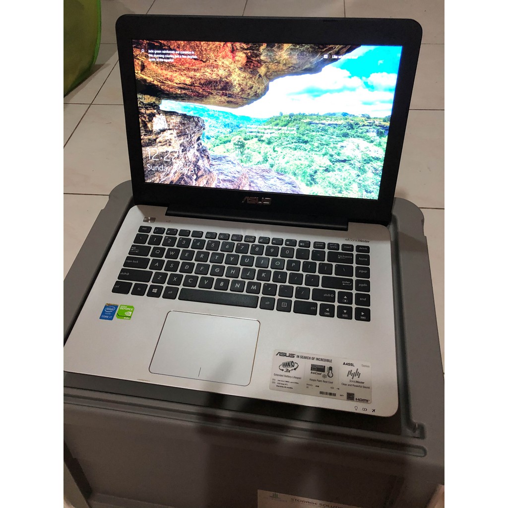 Laptop Asus i7 RAM 8gb SSD 512 mulus, A455L