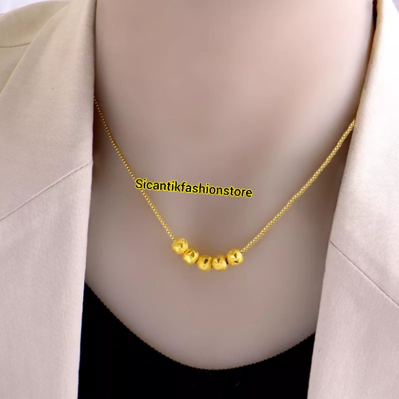 Kalung Titanium Alis Wanita Manik Beruntung Mewah Lapis Emas 18K Wanita Anti Karat Perhiasan Wanita Kalung Wanita Titanium Gold Liontin Boba Terbaru Terlaris Anti Karat Selamanya Kalung Wanita Korea Kekinian Kalung Rantai Kotak Gold Fashion Wanita