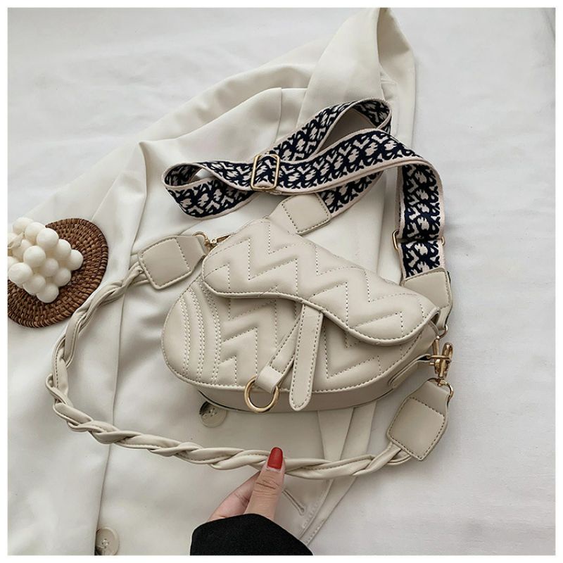 Tas Selempang Wanita Fashion Import JTF8350 GT1734 BQ3507 CR7350 LT2083