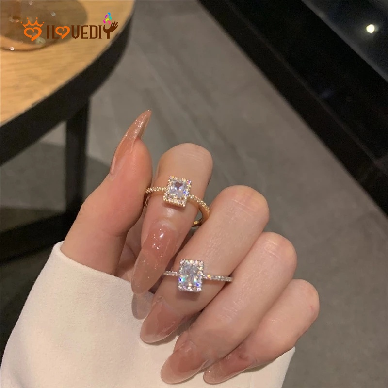 Cincin Wanita Model Terbuka Bentuk Kotak Hias Kristal Gaya Korea Adjustable Untuk Pesta / Hadiah