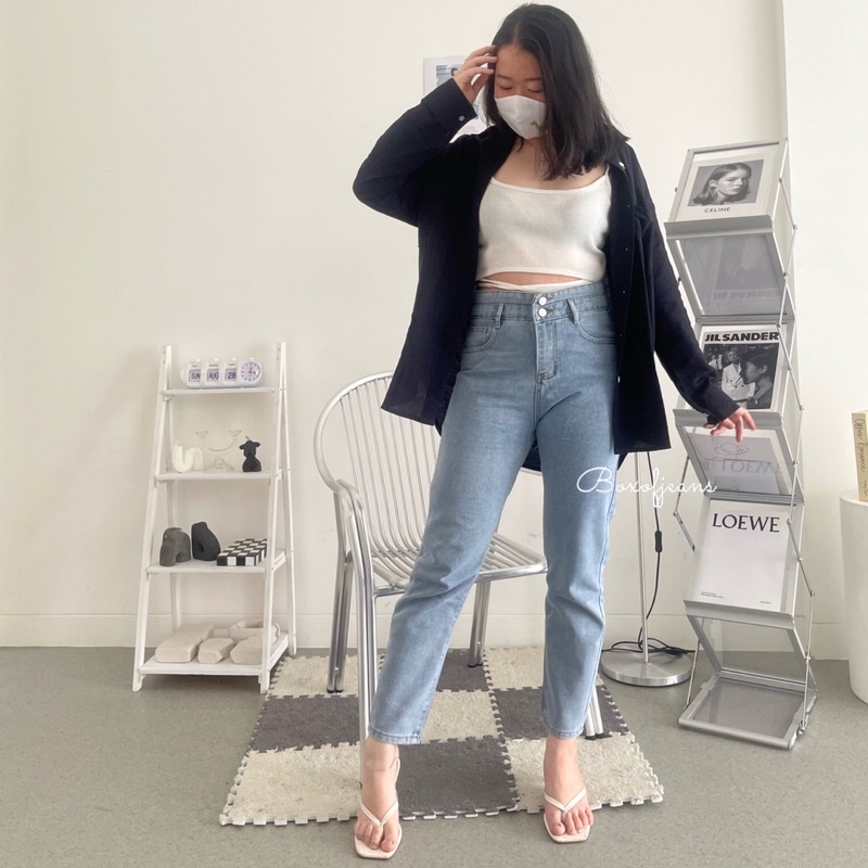 Boxofjeans - KEI Button Boyfriend Jeans - LIGHT BLUE