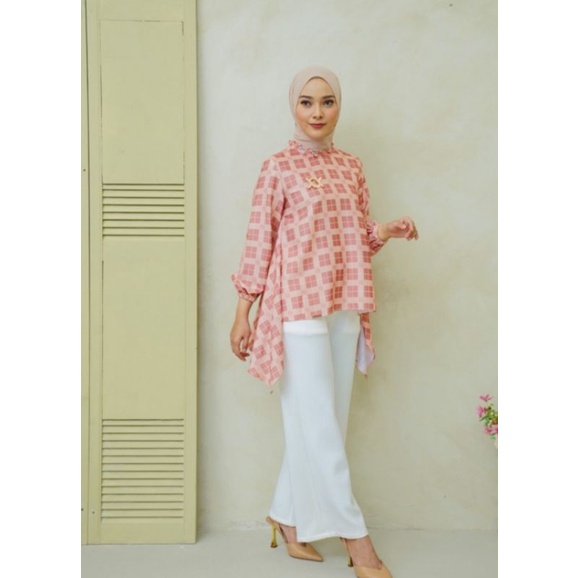 Wearing Klamby Mia Blouse in Cherry Crop Top Kekinian dan Modis