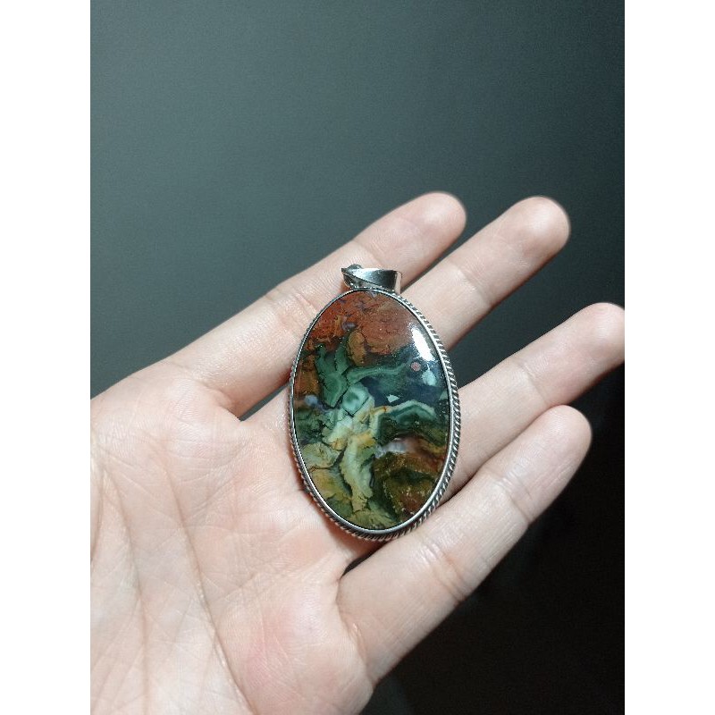 PANCAWARNA KLAWING LIONTIN