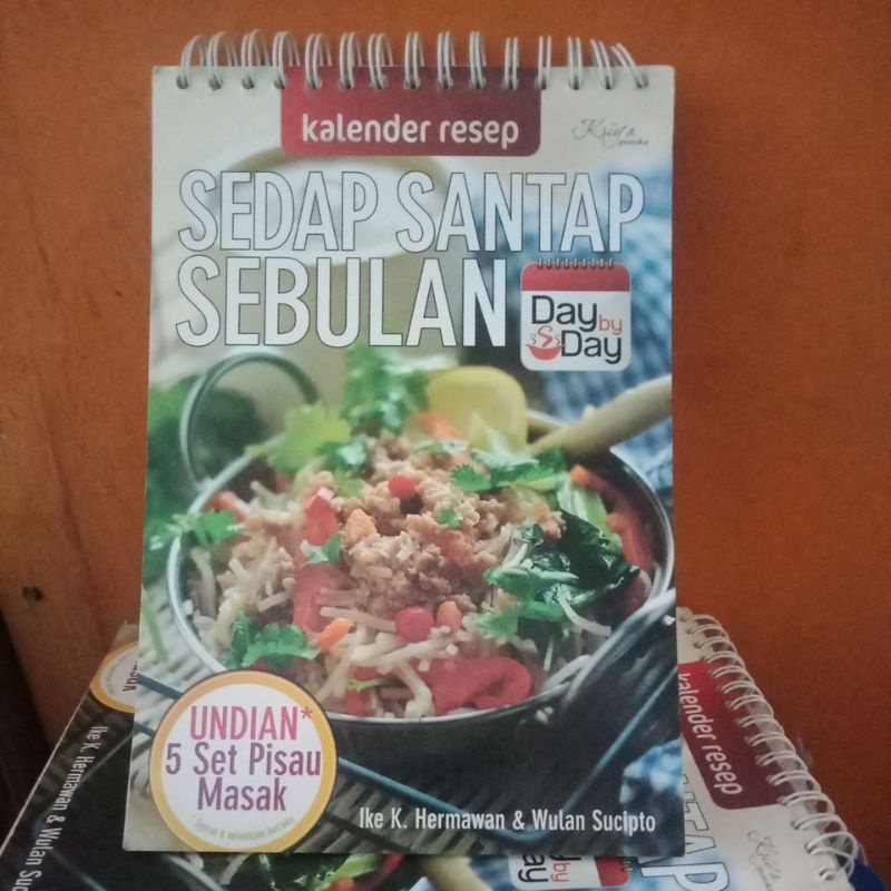 buku masakan : Sedap Santap Sebulan ( Kalender Resep)