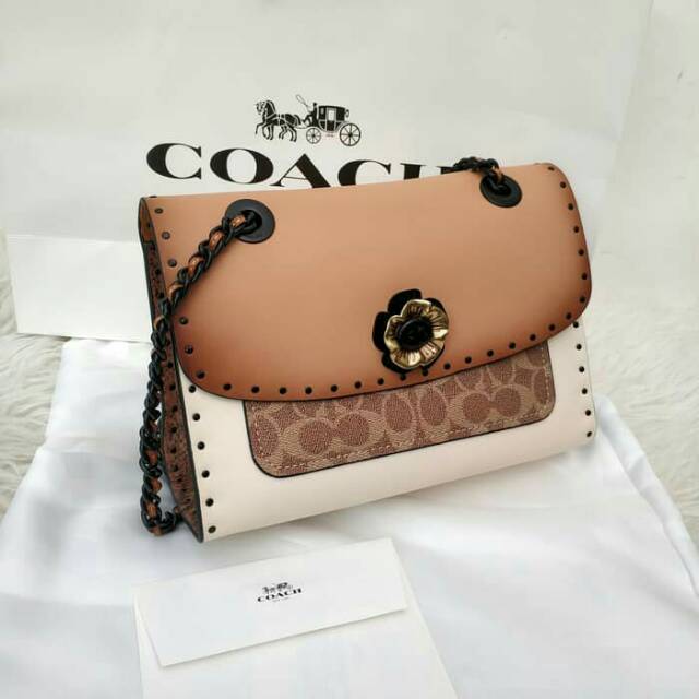 Tas wanita selempang coach parker