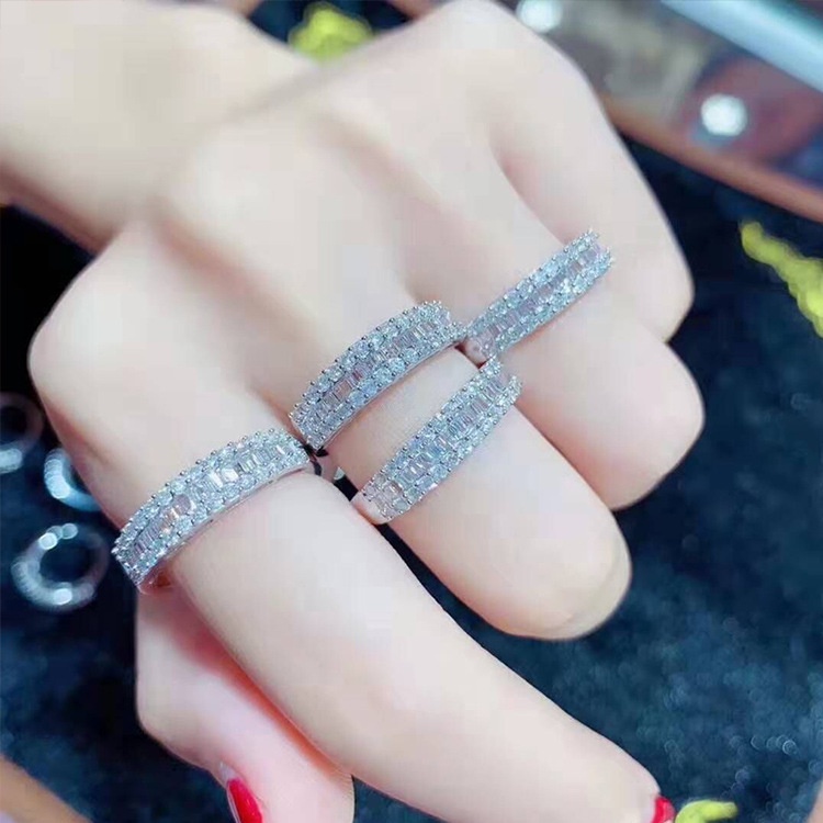 Cincin Berlian Zircon Bentuk Persegi Bahan Stainless Steel Untuk Wanita