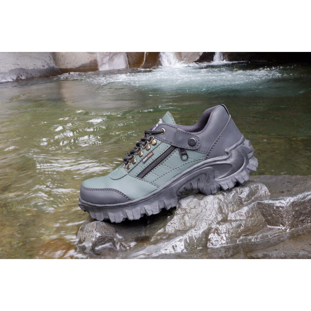 Sepatu safety ujung besi/sepatu gunung/sepatu hiking/ sepatu jhonwick sepatu sepatu safety