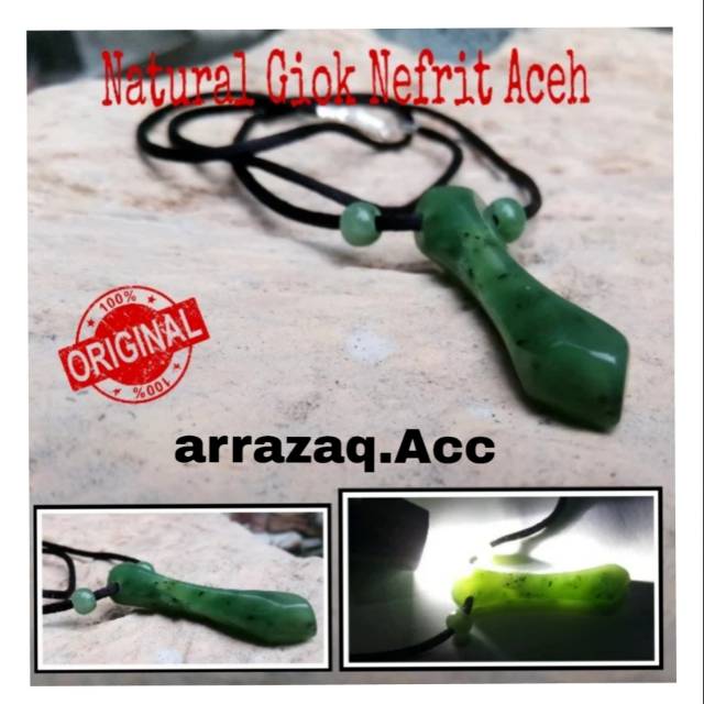 Kalung liontin batu giok nefrit Aceh