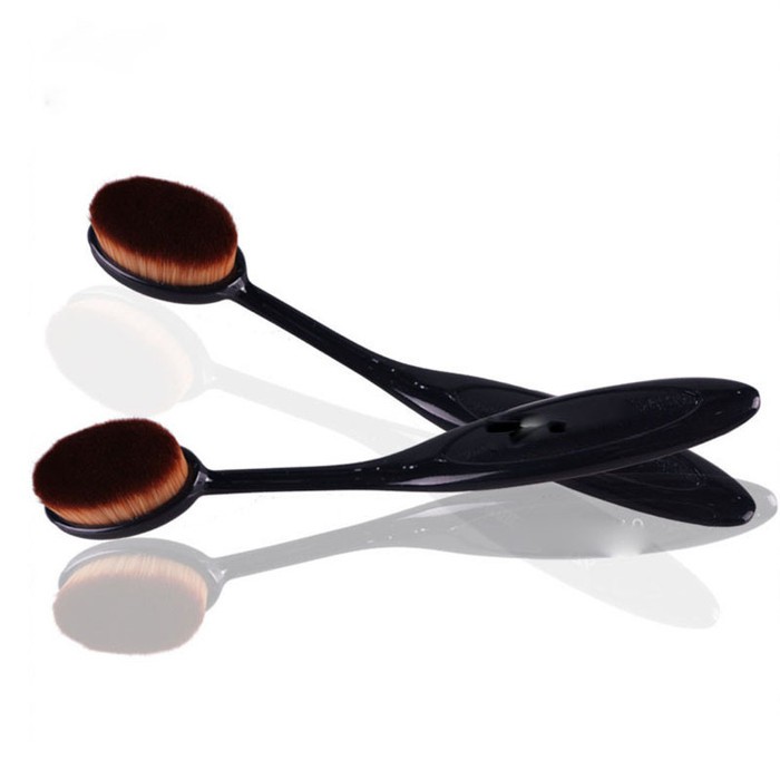 Oval Foundation Brush