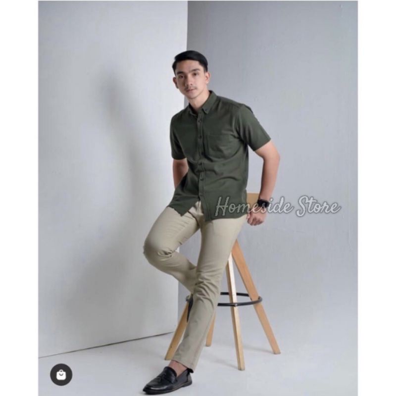 Kemeja Polos Hijau Army Pria Lengan Pendek Hem Casual Slimfit