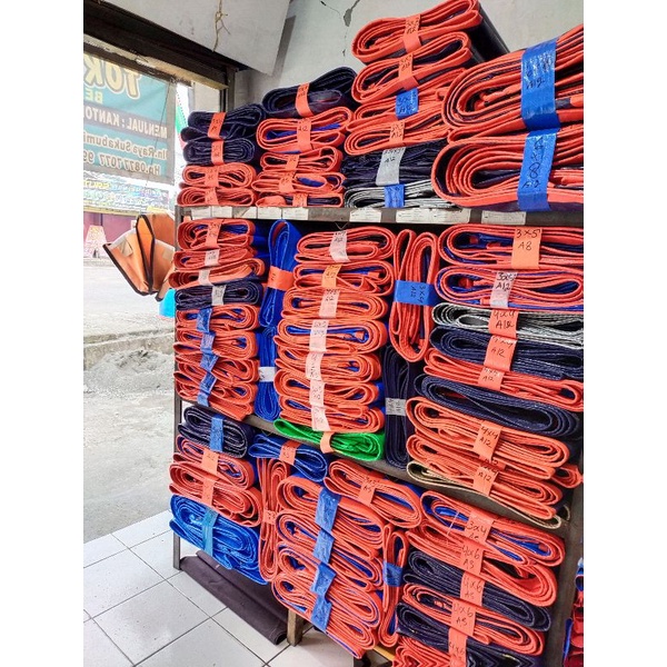 terpal lembaran ukuran 4x6 bahan A12 bisa buat tenda atau tutup truk udh ada mata ayam buat pengikat