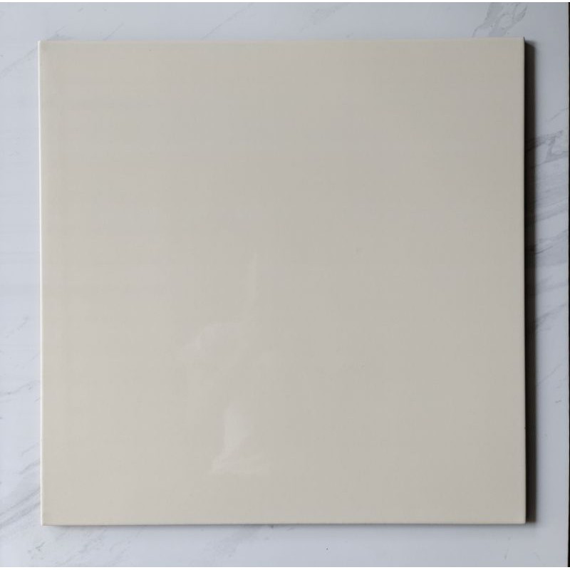 Keramik lantai 50x50 Uno Crema Krem Polos Pare Kediri