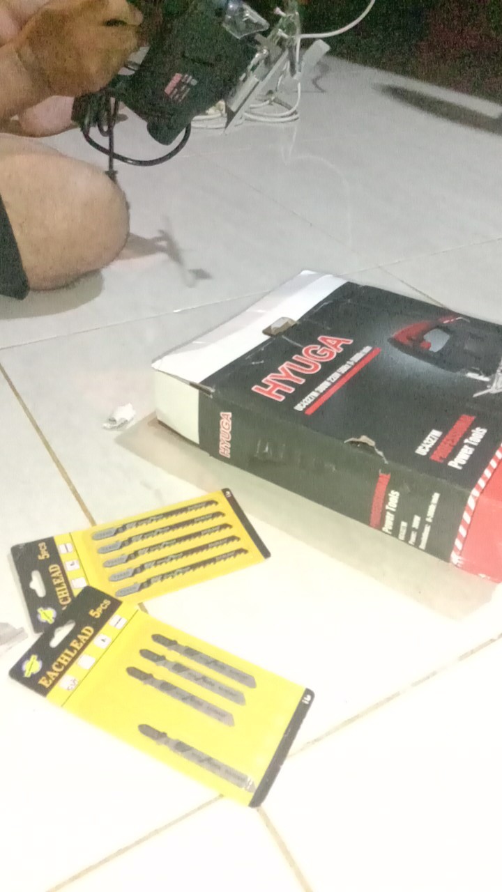 Mesin Gergaji Triplek Mesin Gergaji Kayu Jigsaw Hyuga Import