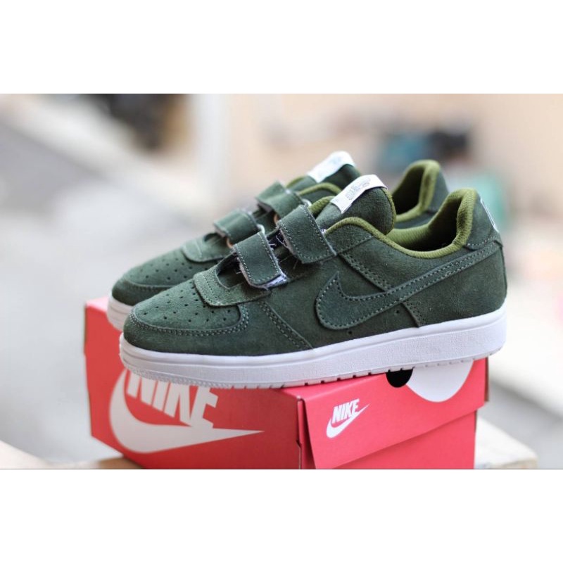 Sepatu Anak Nike Air Force 1 Suede