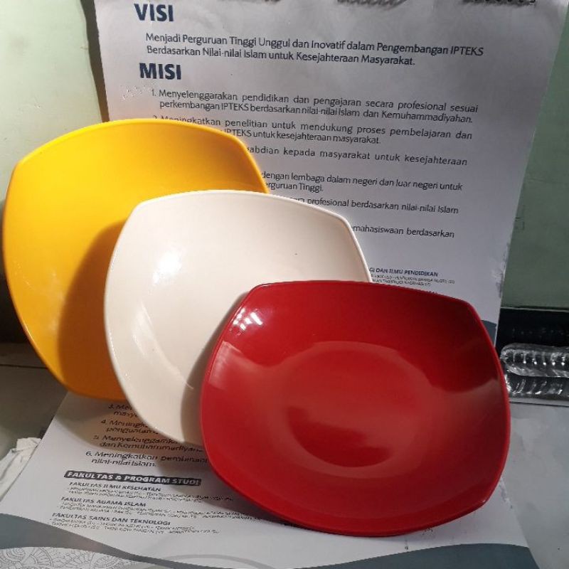 Piring Makan Kotak Cekung Hoyaplast