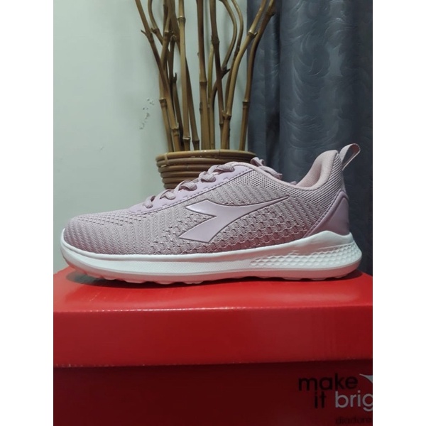 Sepatu Diadora Alessa Pink