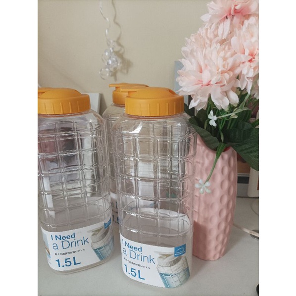LOCK &amp; LOCK BOTTLE 1,5L &amp; 1L Warna Tutup Yellow