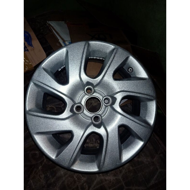 velg serep Chevrolet spin