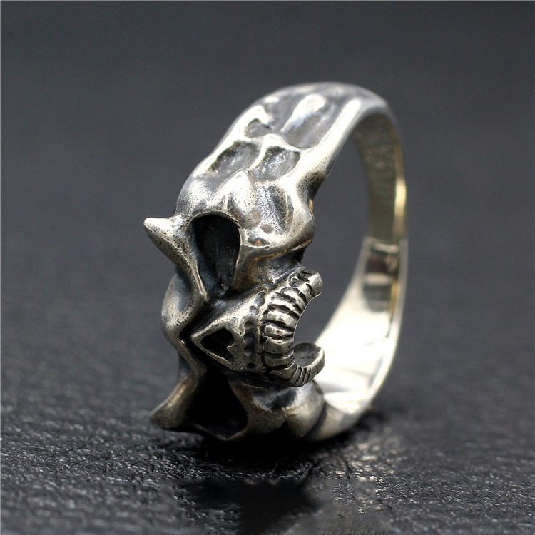 Lkyou New Men's Retro Handmade Skull Ring, Cute Death Gothic Skull Men's Ring Ring, Men's Plaid Punk Motorcycle Ring Jewelry