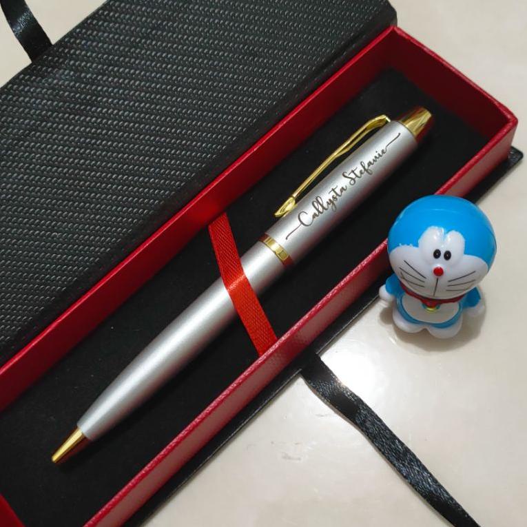 

[PRODUK Z7HHZ] Pulpen Parker HS-222 Custom Nama | Pena Ballpoint Cina Biasa | Pulpen TW Metal Promosi | Pen Souvenir untuk Hadiah Kado Pacar, Kado Cewek Cowok, Kado Wisuda, Ulang Tahun, Valentine, Wedding, Hari Guru Ibu Ayah KYY
