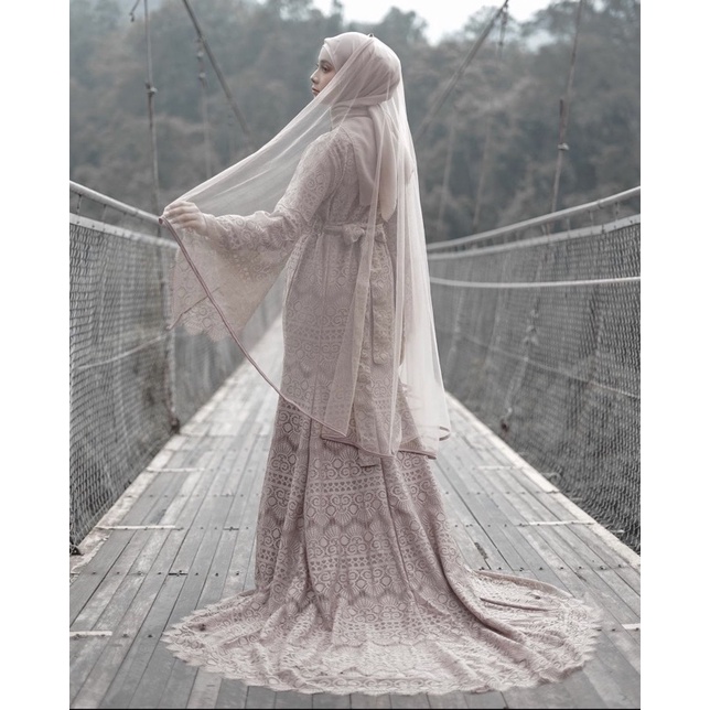 Edmore Luihara Dress Long Tail with Veil