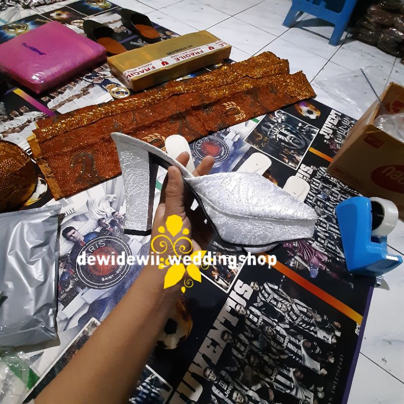 Selop Pengantin (Sepasang Cewek + Cowok), Bahan Jaguar