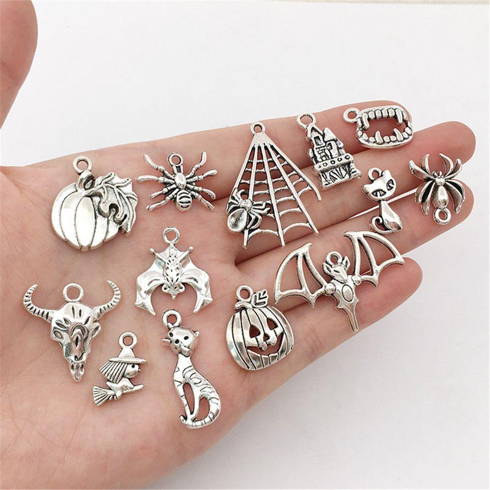 Preva 20 Pcs Random Halloween Charms Earrings DIY Gelang Hantu Spider Labu Kerangka