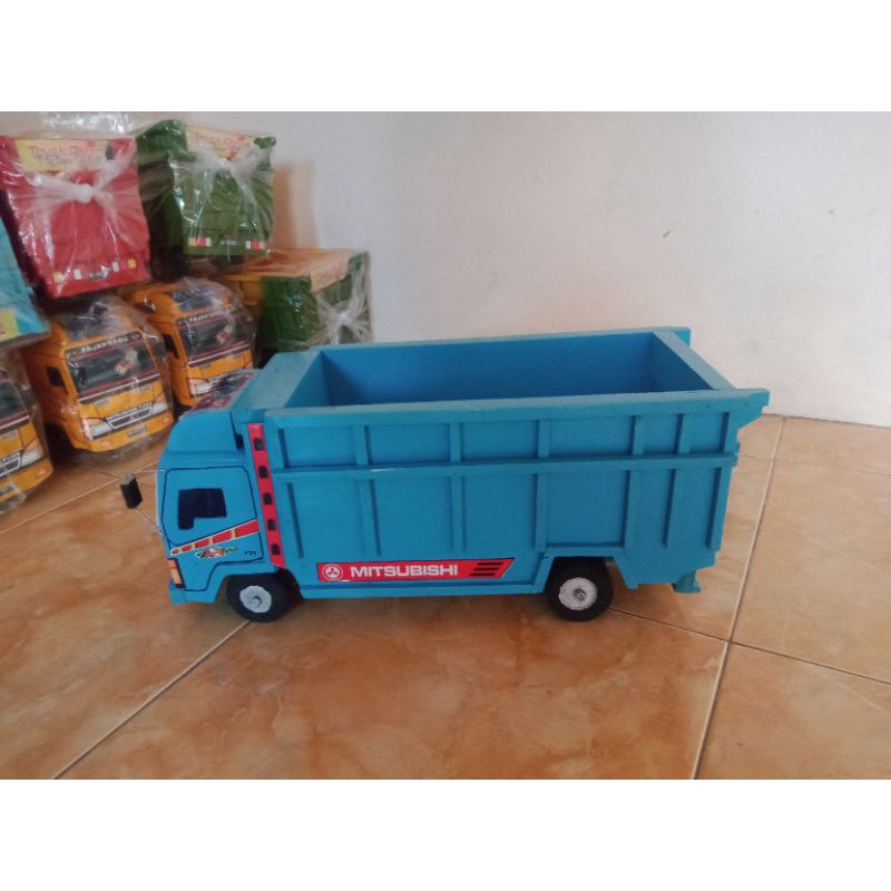 TRUK OLENG WARNA BIRU TOSCA