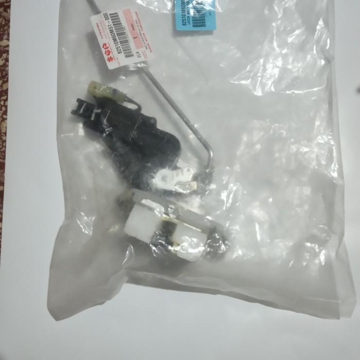 Onderdil Mobil doorlock bagasi suzuki ertiga original