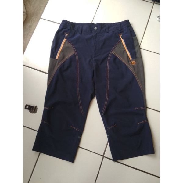 Celana pendek Mountain Gear