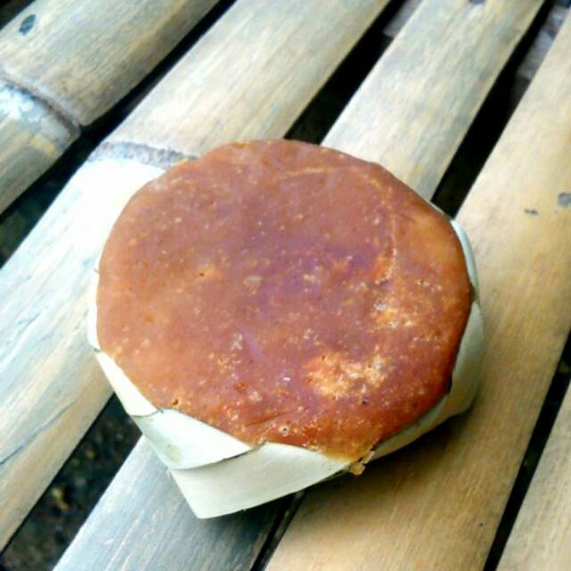 

Gula aren/gula merah madura asli dan alami harga per pcs