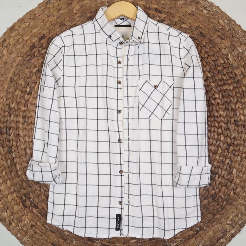 KEMEJA PRIA LENGAN PAJANG KOTAK-KOTAK WARNA PUTIH GARIS HITAM SIZE M - XL FLANEL UNIQLO