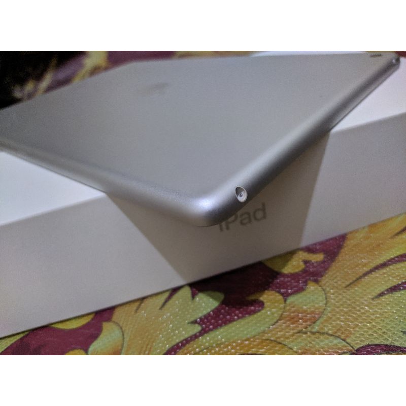 ipad 8 2020 Wi-Fi &amp; Wi-Fi Cell fullset bergaransi