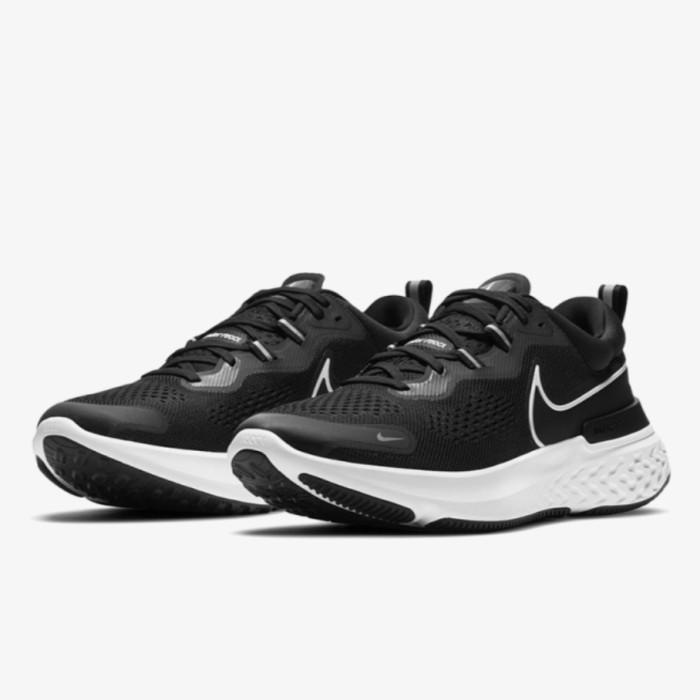 Perlengkapan Lari Nike React Miler 2 Men'S Running Shoes - Black/White-Smoke Grey
