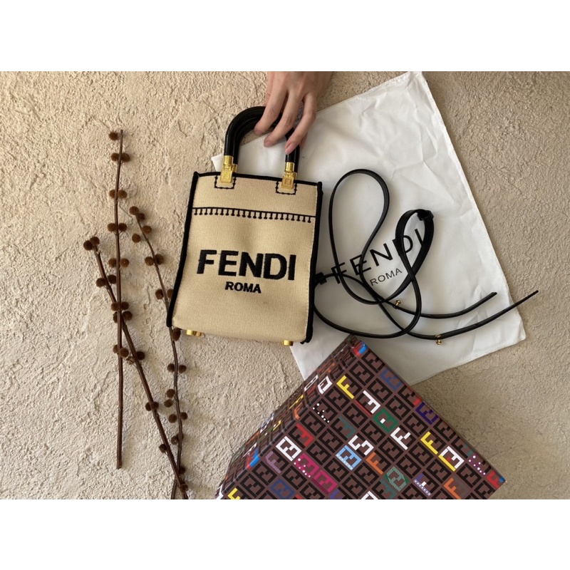 Tas fendi peekaboo mini